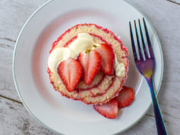 Strawberry Swiss Roll Cake