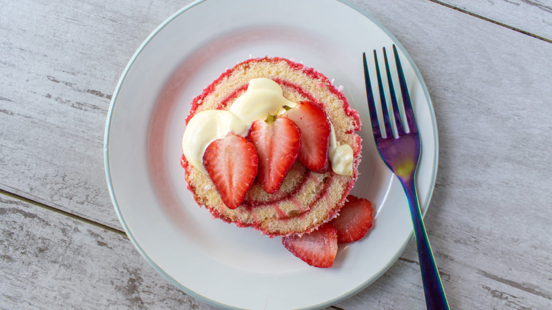 Strawberry Swiss Roll Cake