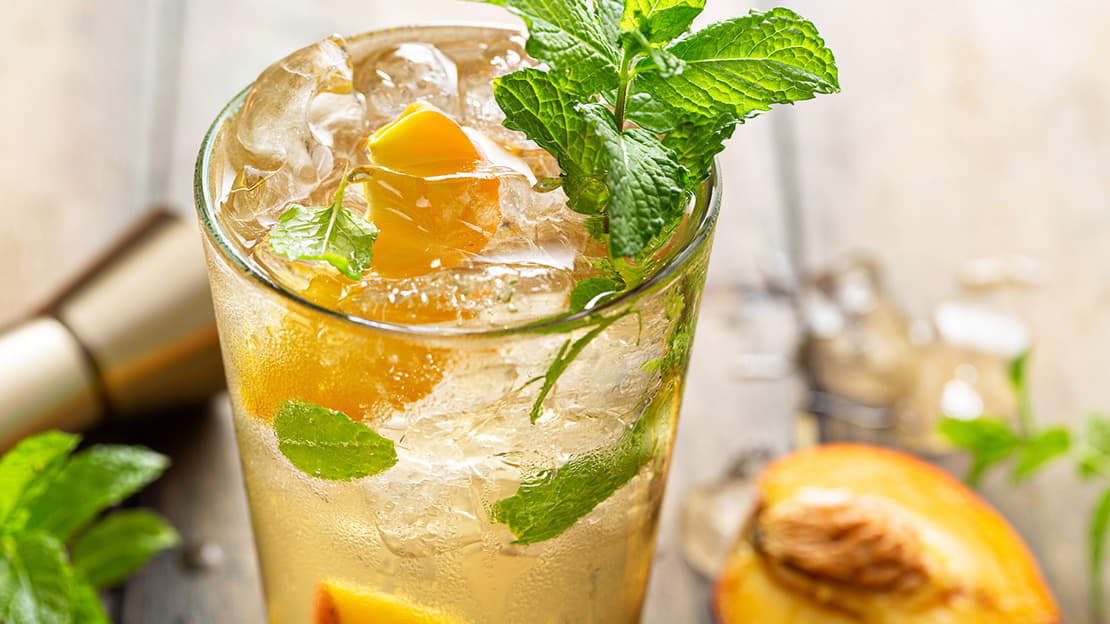 Peach Mojito Cocktail