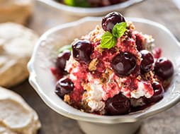 Meringue Pavlova Dessert